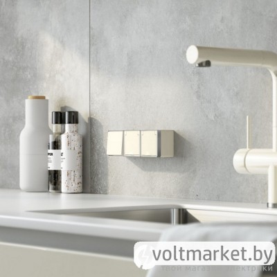 Розетка с/з с крышкой и шторками Werkel Gallant слоновая кость