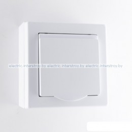 JOWISZ - Розетка 2P+E IP44 с крышкой, со шторками, белый